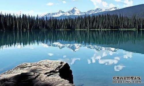 加拿大投资移民窗口（加拿大留学一年需要多少钱？详细的费用都在这里了）